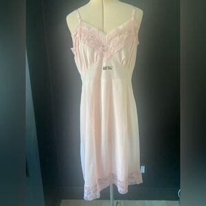Pink vintage new with tag arnel night gown